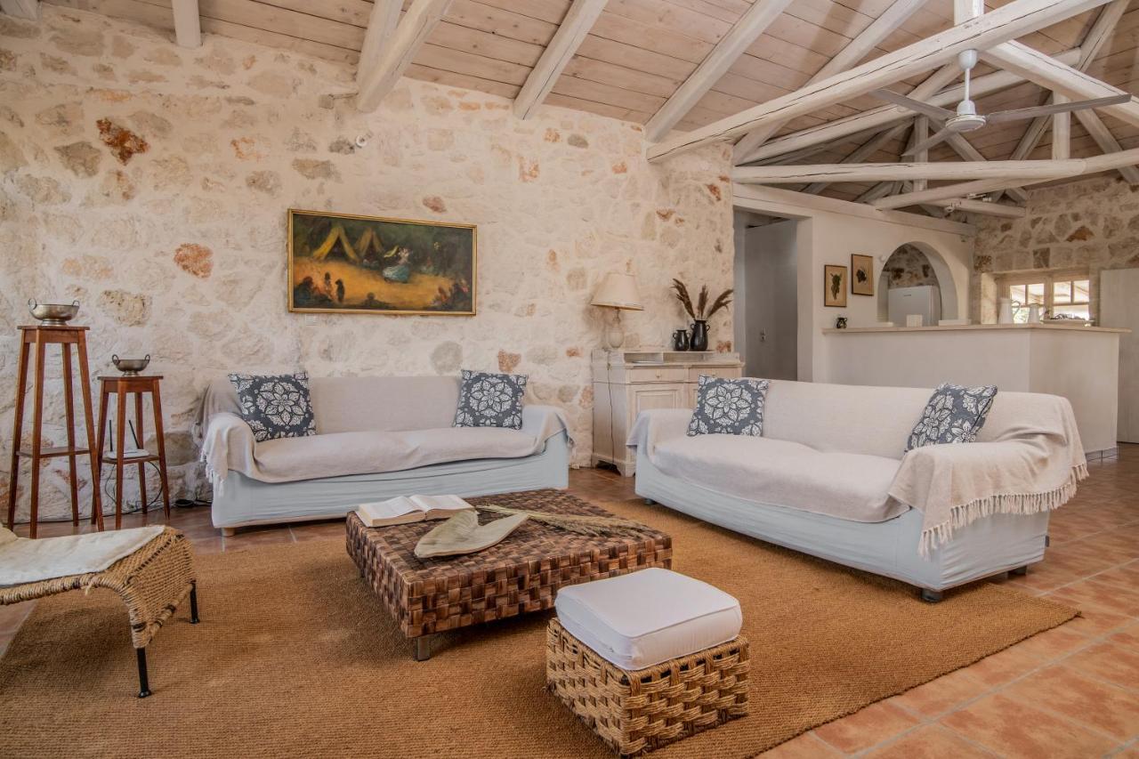 Villa In Pietra Kalamaras Makhairadhon Екстер'єр фото
